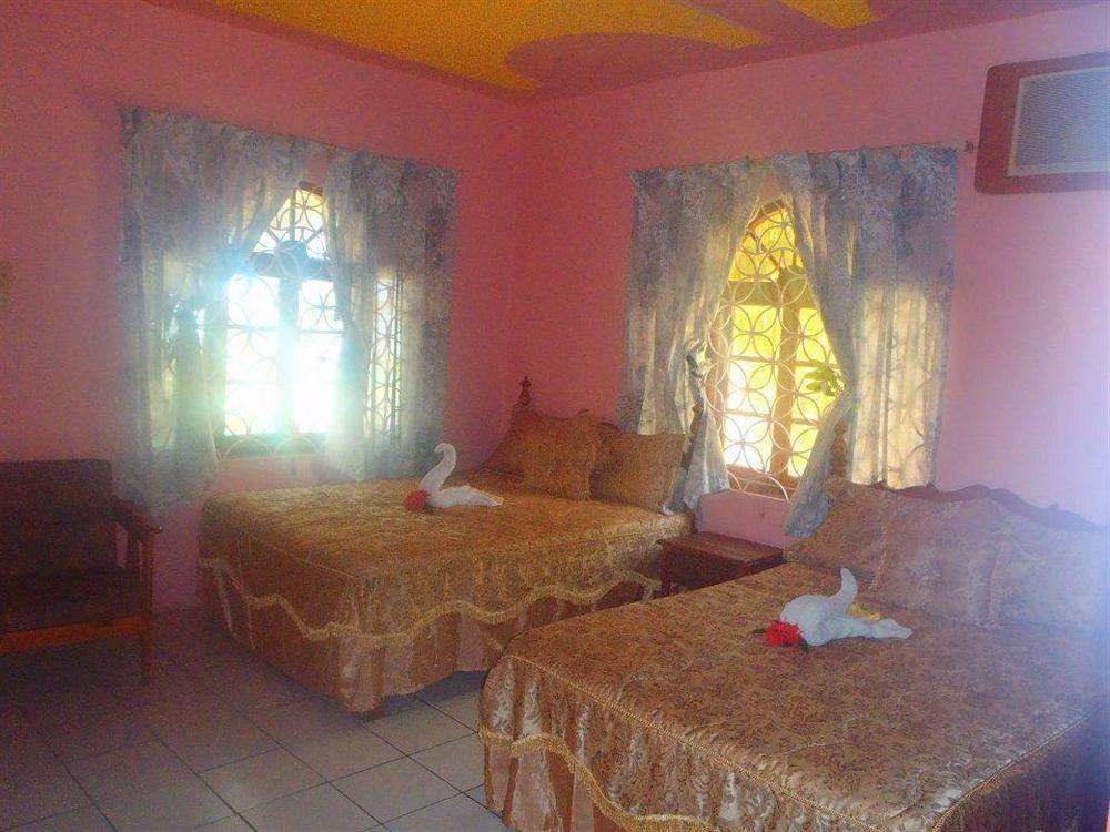 Cotton Tree Hotel Negril Buitenkant foto