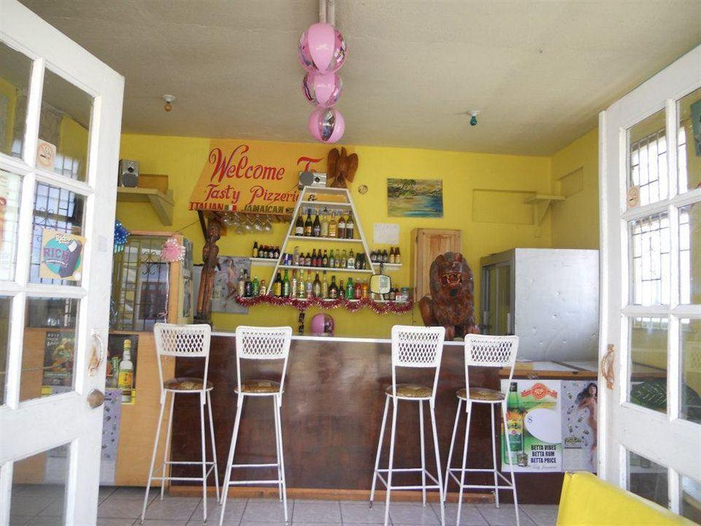 Cotton Tree Hotel Negril Buitenkant foto